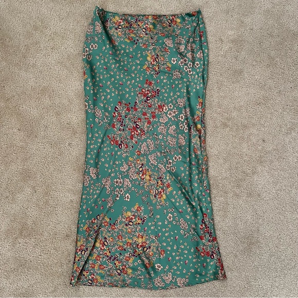 Dresses & Skirts - Bailey Rose floral slip skirt
